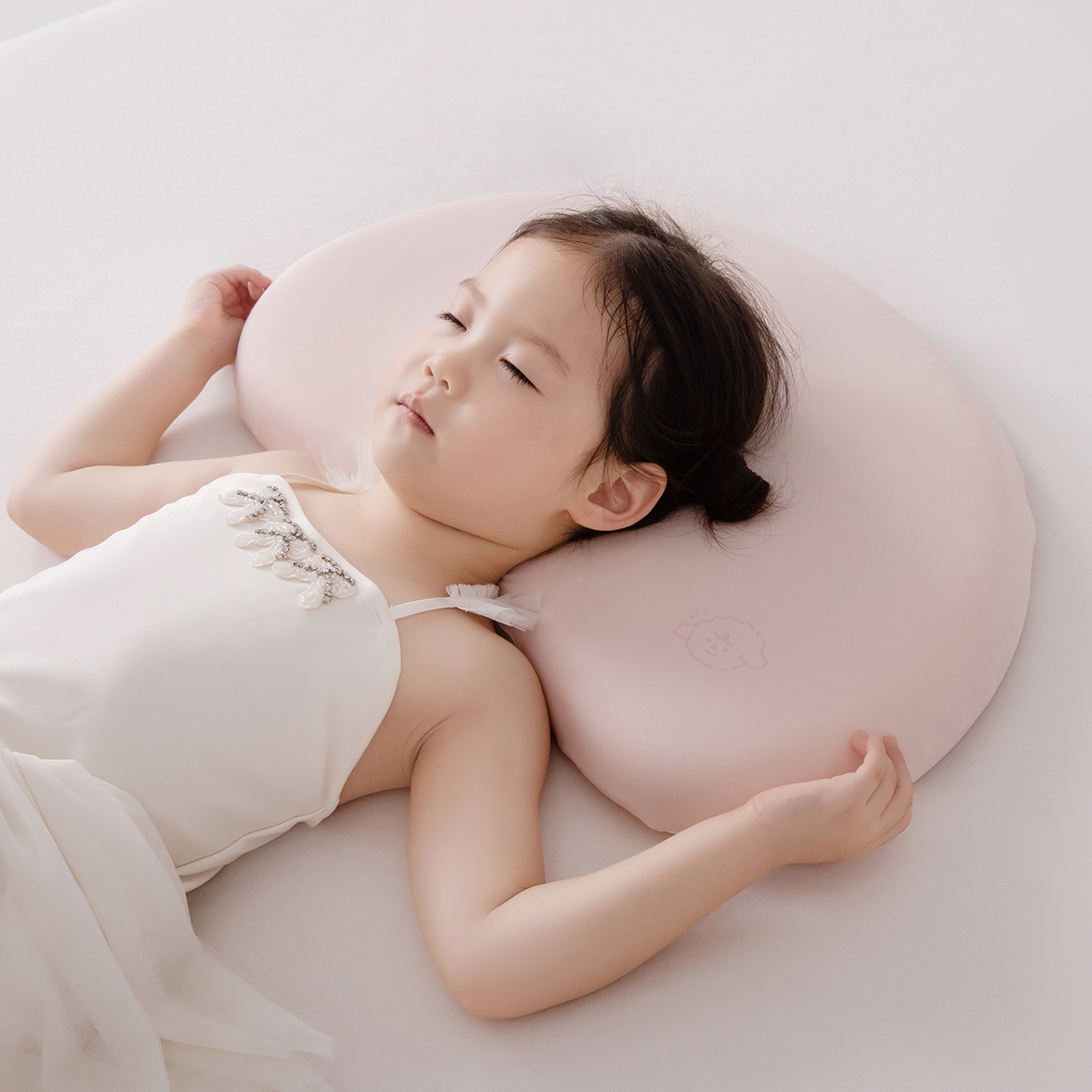 91家纺网 家纺一手货源 找家纺 贵夫人 2025新款4D可水洗儿童硅胶枕  枕头枕芯 粉色5cm一对礼盒