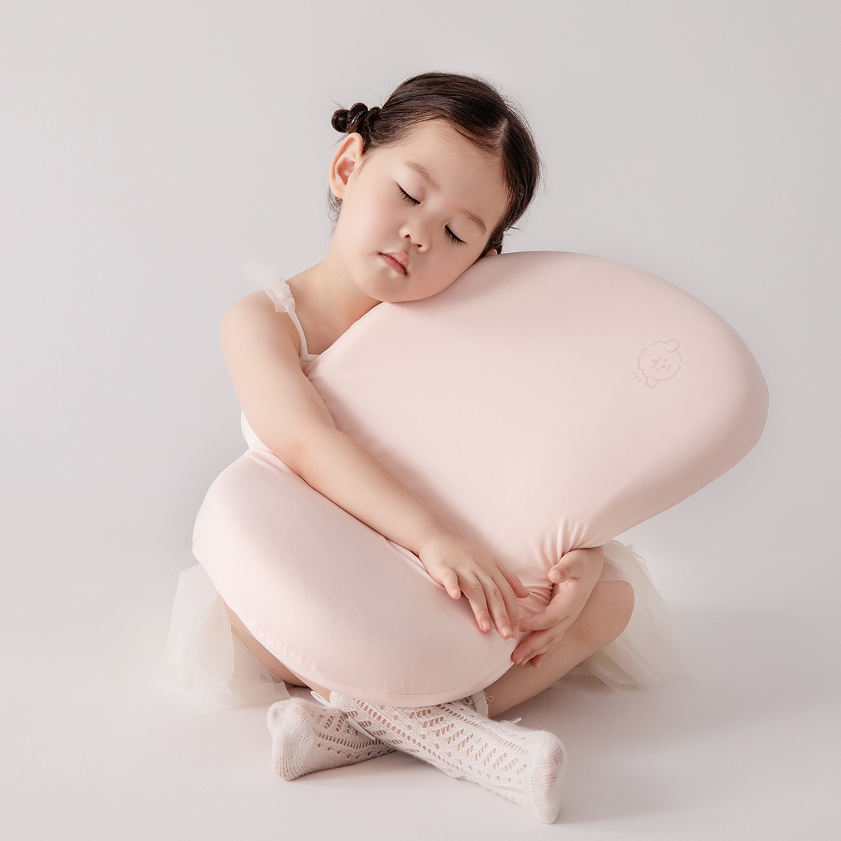 91家纺网 家纺一手货源 找家纺 贵夫人 2025新款4D可水洗儿童硅胶枕  枕头枕芯 粉色7cm单只礼盒