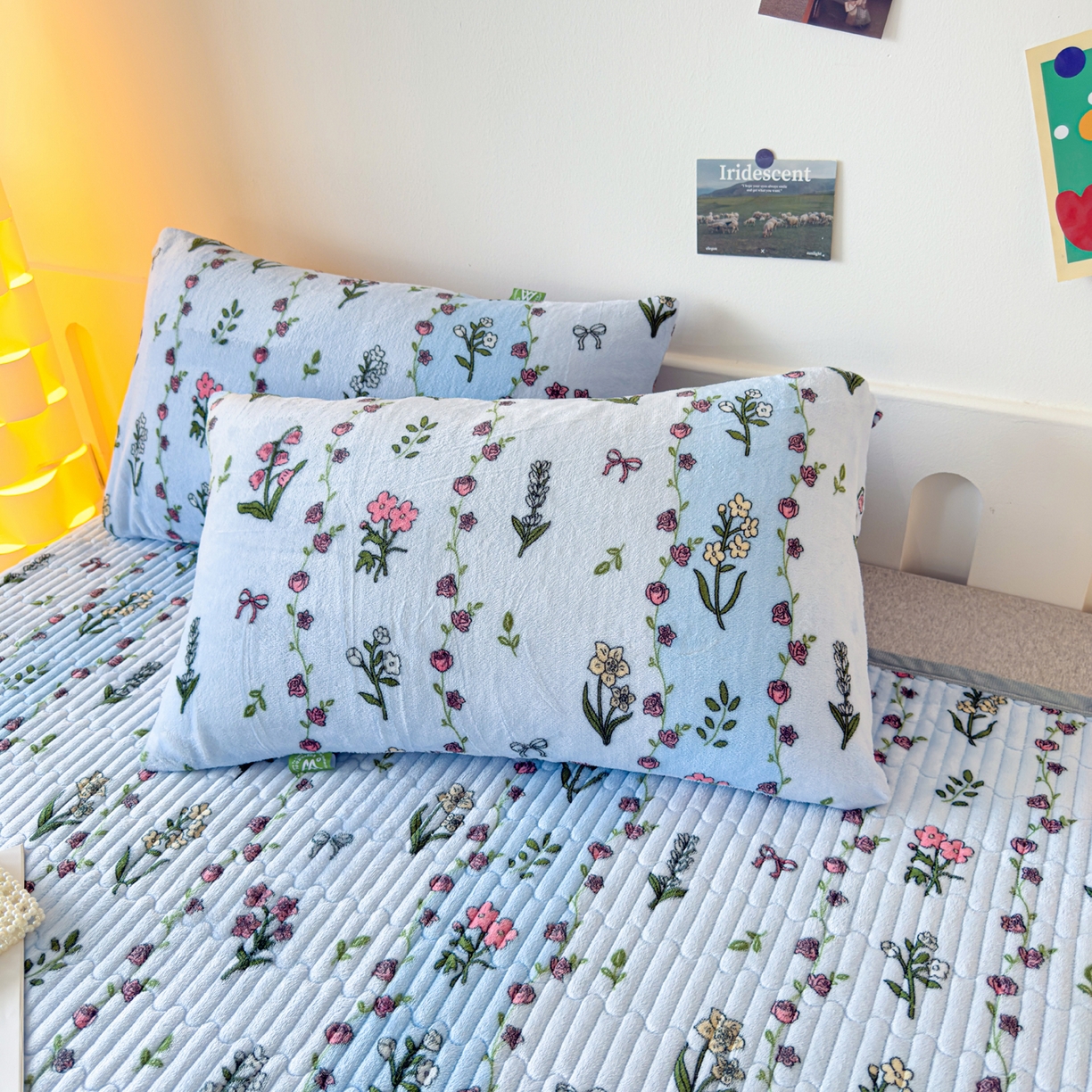 91家纺网 家纺一手货源 找家纺 金泰莱 2025新款高克重牛奶绒夹棉印花床盖 花开盛世