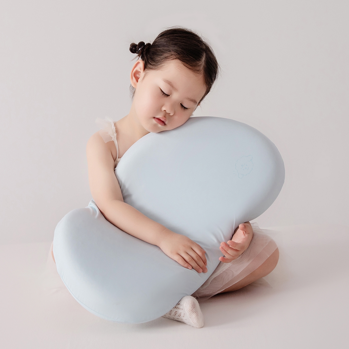 91家纺网 家纺一手货源 找家纺 贵夫人 2025新款4D可水洗儿童硅胶枕  枕头枕芯 蓝色3cm一对礼盒