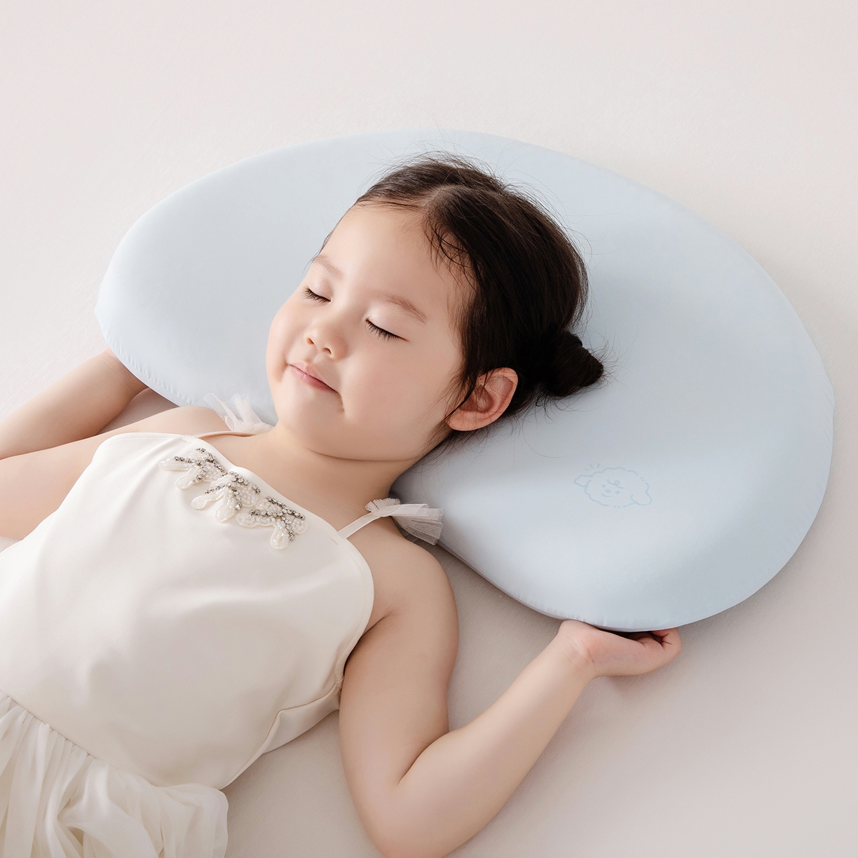 91家纺网 家纺一手货源 找家纺 贵夫人 2025新款4D可水洗儿童硅胶枕  枕头枕芯 蓝色5cm一对简易