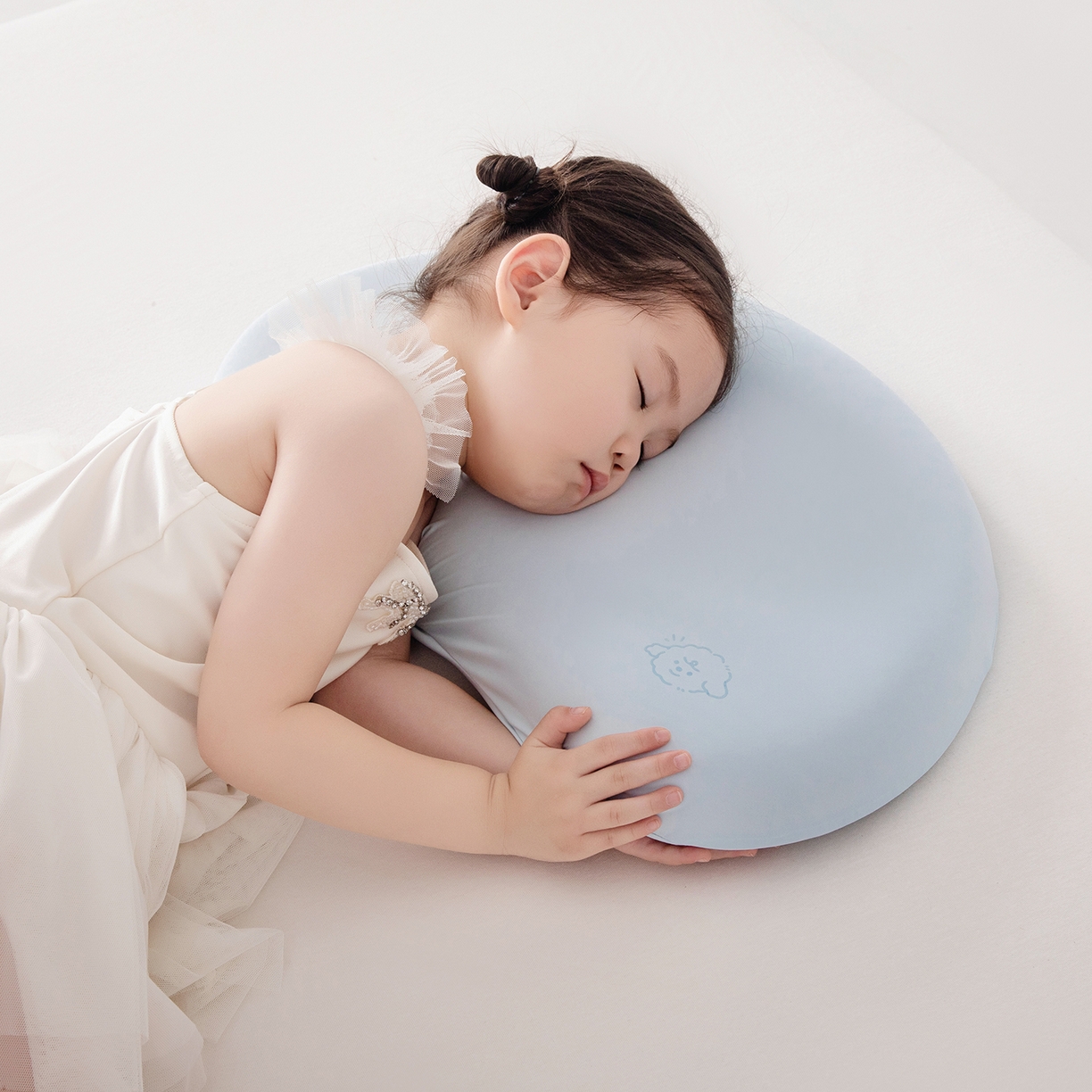 91家纺网 家纺一手货源 找家纺 贵夫人 2025新款4D可水洗儿童硅胶枕  枕头枕芯 蓝色5cm一对礼盒