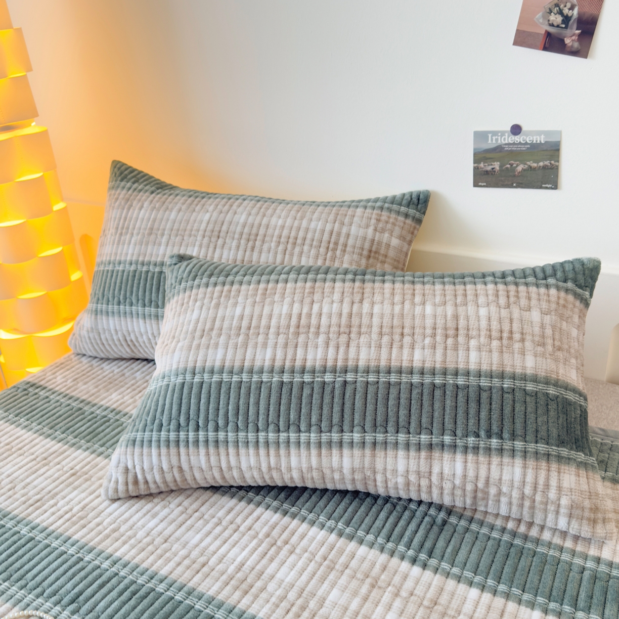 91家纺网 家纺一手货源 找家纺 金泰莱 2025新款高克重牛奶绒夹棉印花床盖 摩伊