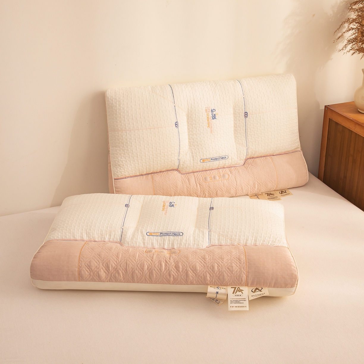 91家纺网 家纺一手货源 找家纺 贵夫人 2025新款磁疗护颈牵引枕-抑菌升级  枕头枕芯 杏中1对