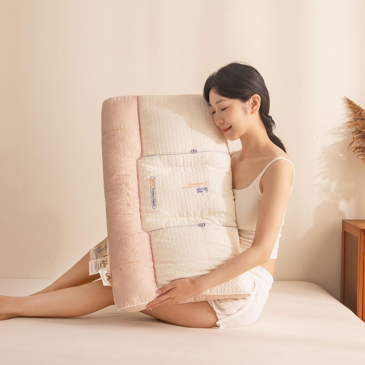 91家纺网 家纺一手货源 找家纺 贵夫人 2025新款磁疗护颈牵引枕-抑菌升级  枕头枕芯 杏高1对