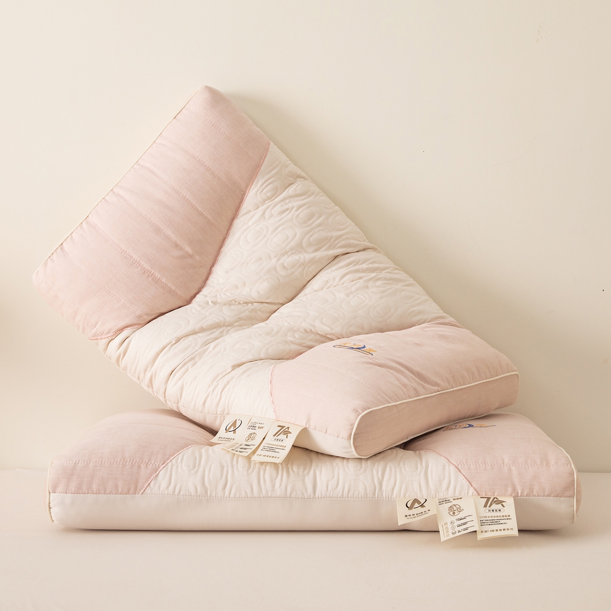 91家纺网 家纺一手货源 找家纺 贵夫人 2025新款分区蚕丝护颈枕-抑菌升级  枕头枕芯 杏中1对