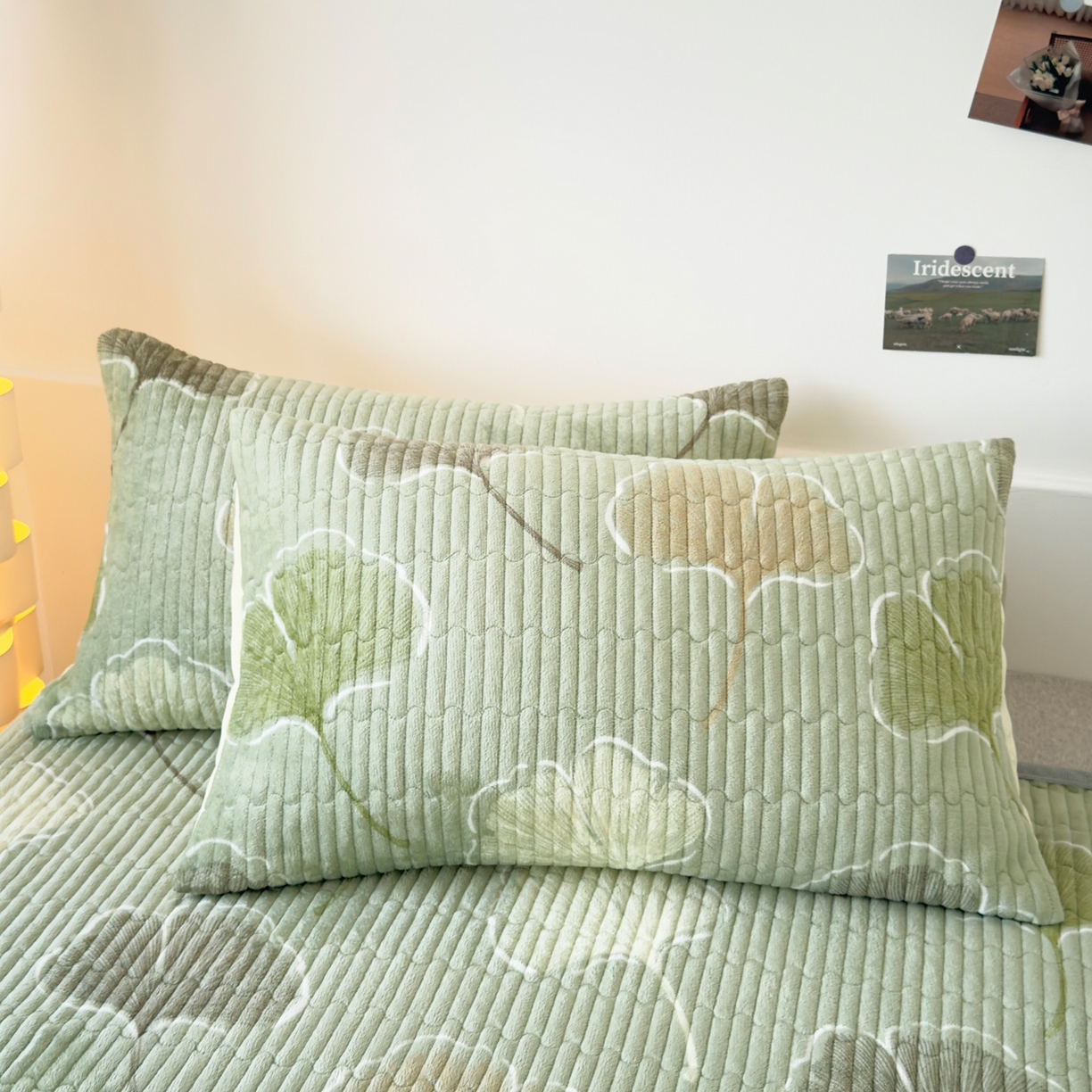 91家纺网 家纺一手货源 找家纺 金泰莱 2025新款高克重牛奶绒夹棉印花床盖 叶语柔情