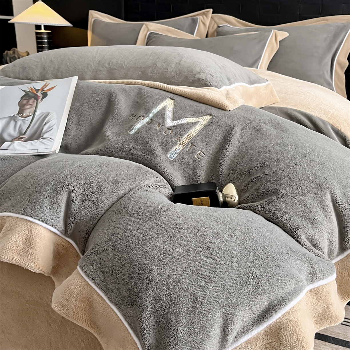 91家纺网 家纺一手货源 找家纺 （总）遇见家居生活馆 2025新款A类牛奶绒玛利亚绒宽边四件套（控价：标准178，加大188，床笠款183）