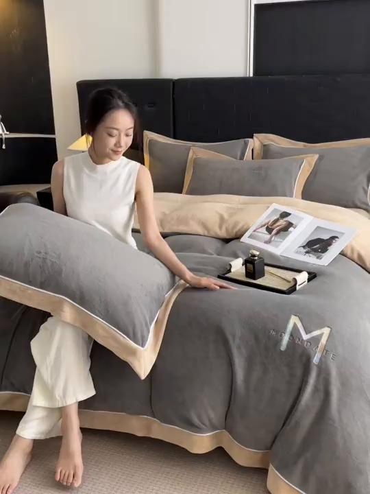 91家纺网 家纺一手货源 找家纺 （总）遇见家居生活馆 2025新款A类牛奶绒玛利亚绒宽边四件套（控价：标准178，加大188，床笠款183）