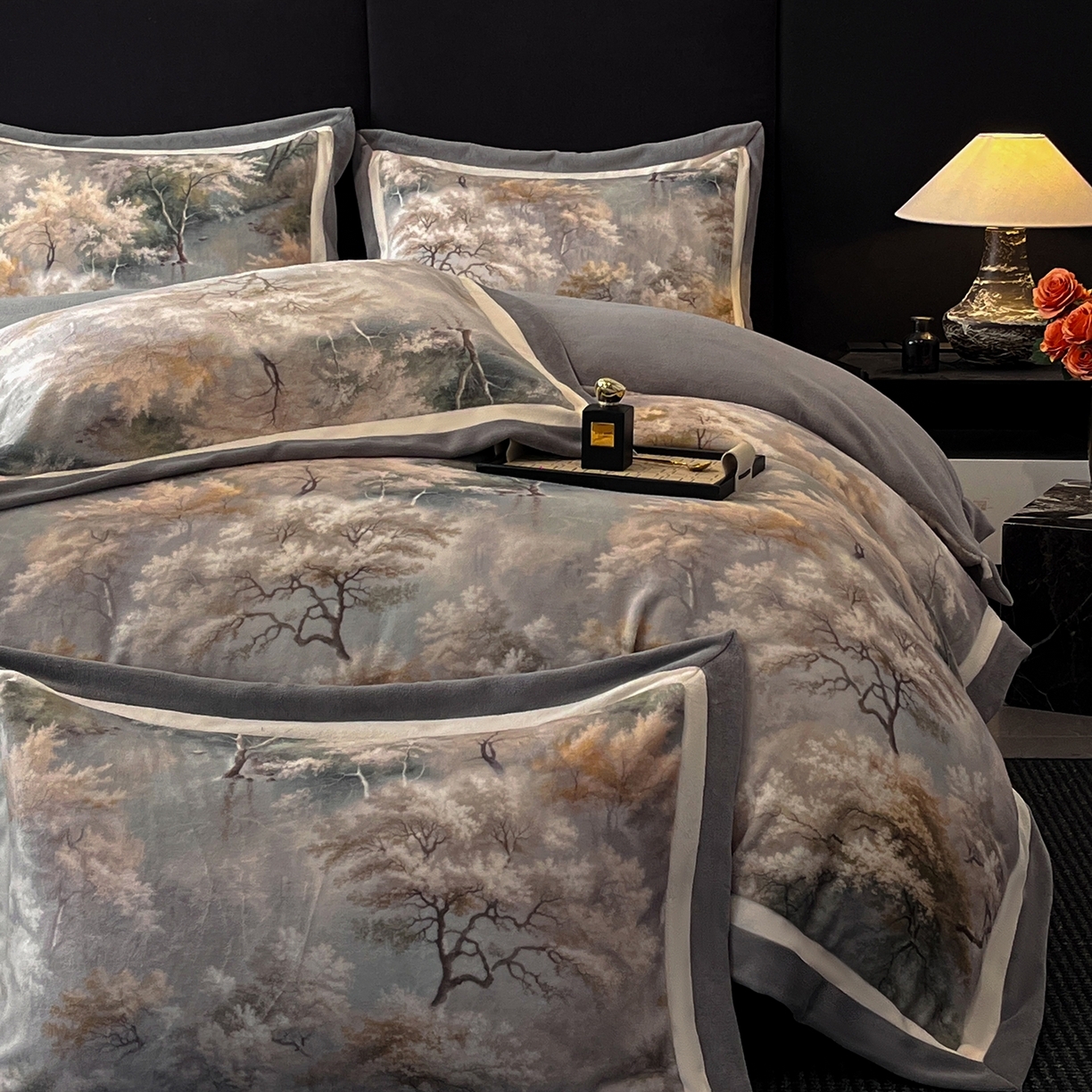 91家纺网 家纺一手货源 找家纺 （总）绒城 绒城 2025新款 双拼角工艺数码牛奶绒四件套 拼角牛奶绒四件套-芳华系列