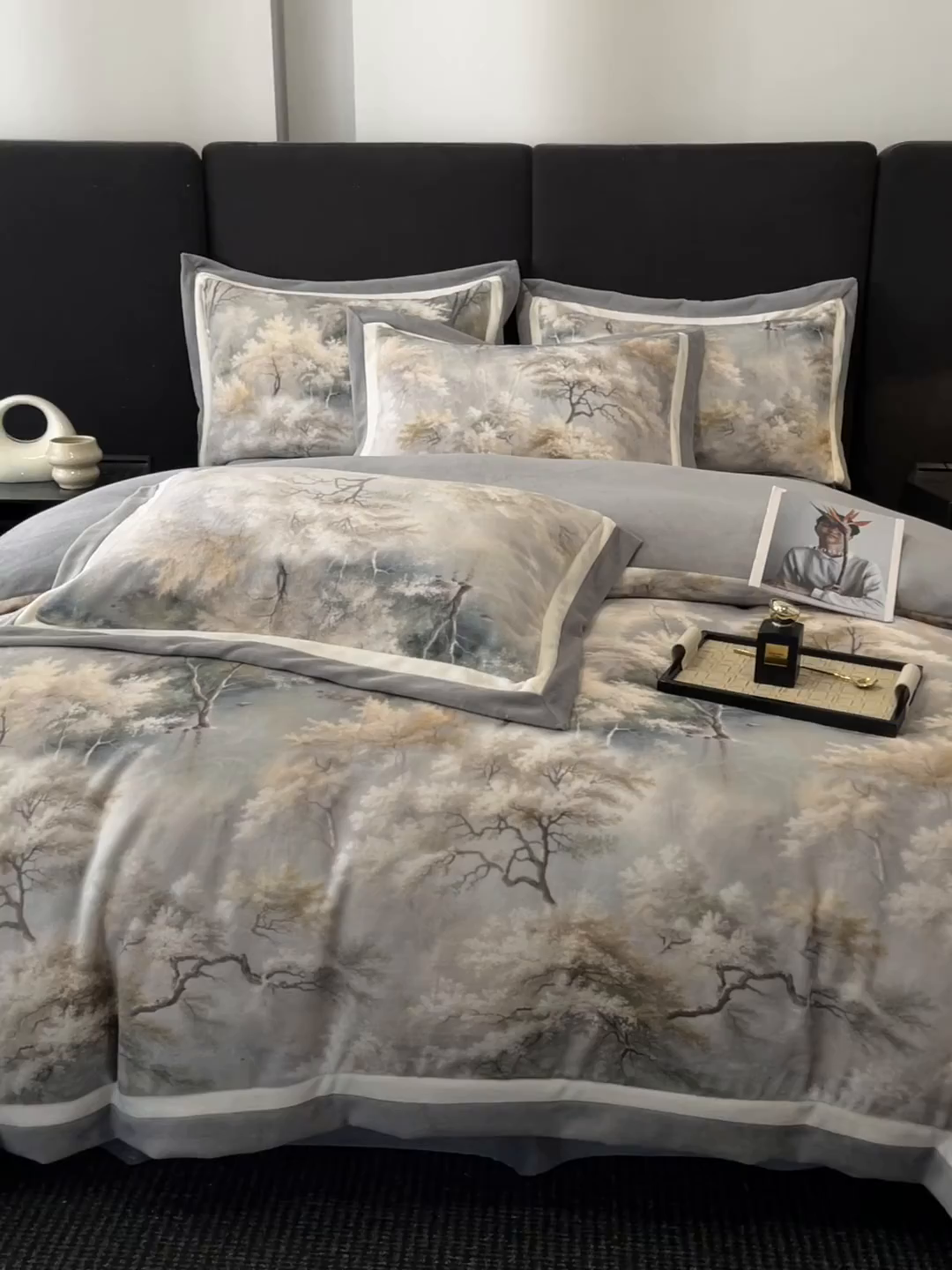 91家纺网 家纺一手货源 找家纺 （总）吾诺 双拼角工艺数码牛奶绒四件套 飞边拼角重工艺  -芳华系列