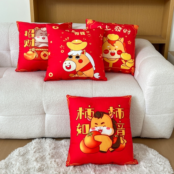 91家纺网 家纺一手货源 找家纺 新奇异 2025新款单面数码印花马年抱枕 组合图