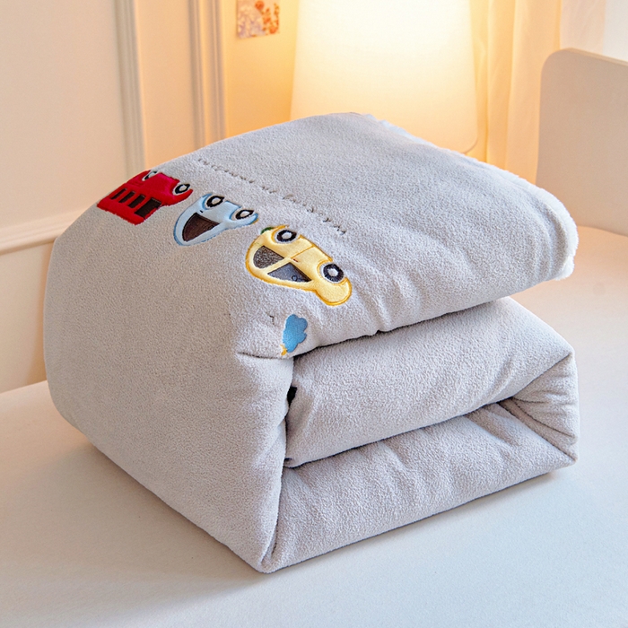 91家纺网 家纺一手货源 找家纺 御棉坊 2025新款艾尼绒多功能两用被套 排排小汽车