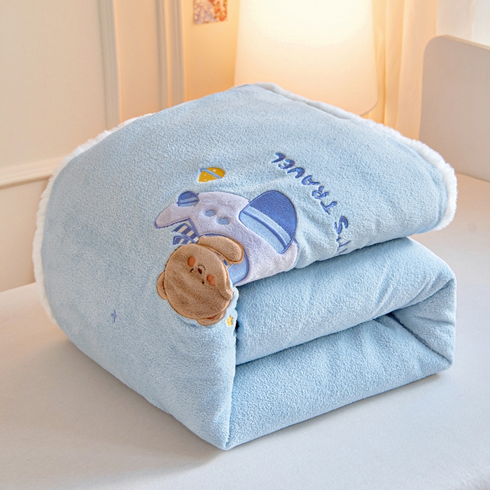 91家纺网 家纺一手货源 找家纺 御棉坊 2025新款艾尼绒多功能两用被套 旅行小熊