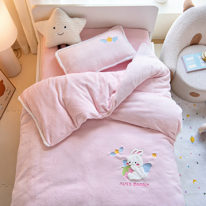 91家纺网 家纺一手货源 找家纺 御棉坊 2025新款艾尼绒多功能两用被套 天使小兔