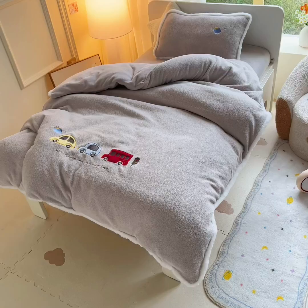 91家纺网 家纺一手货源 找家纺 御棉坊 2025新款艾尼绒多功能两用被套 排排小汽车