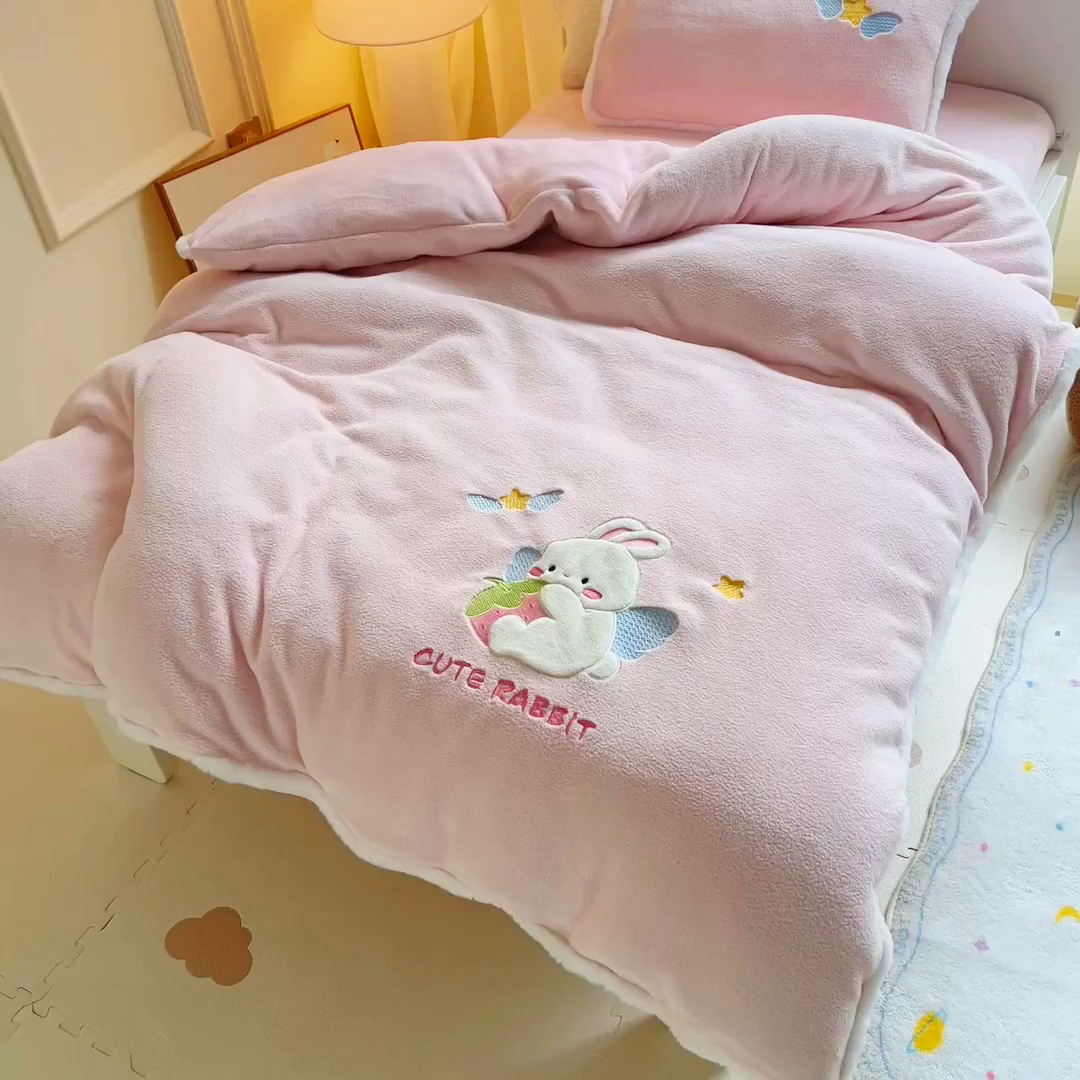 91家纺网 家纺一手货源 找家纺 御棉坊 2025新款艾尼绒多功能两用被套 天使小兔