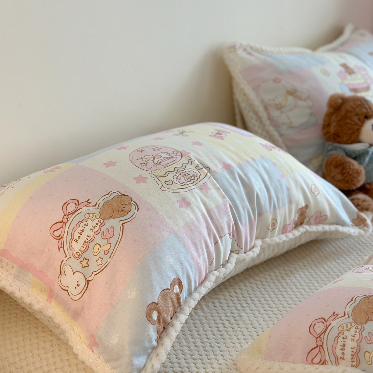 91家纺网 家纺一手货源 找家纺 柚子YOUTH 2025新款全棉双层纱华夫格提花暖绒四件套 拼图爱丽丝