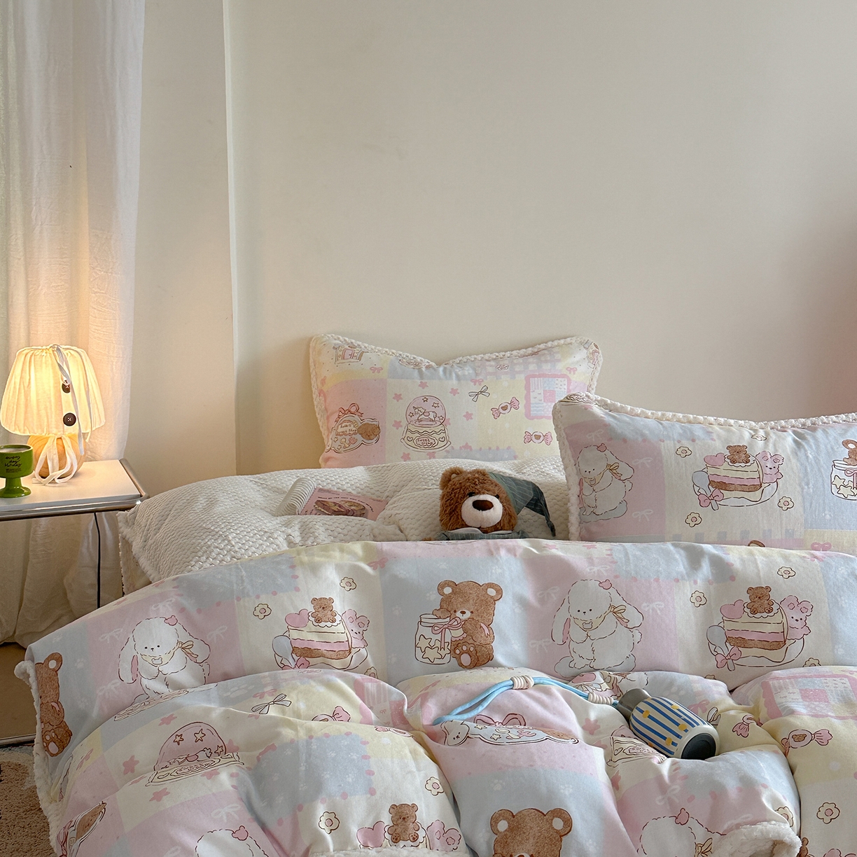 91家纺网 家纺一手货源 找家纺 柚子YOUTH 2025新款全棉双层纱华夫格提花暖绒四件套 拼图爱丽丝