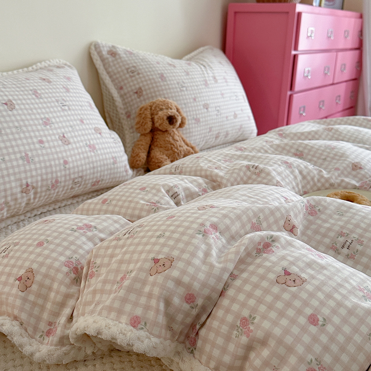 91家纺网 家纺一手货源 找家纺 柚子YOUTH 2025新款全棉双层纱华夫格提花暖绒四件套 玫瑰兔兔