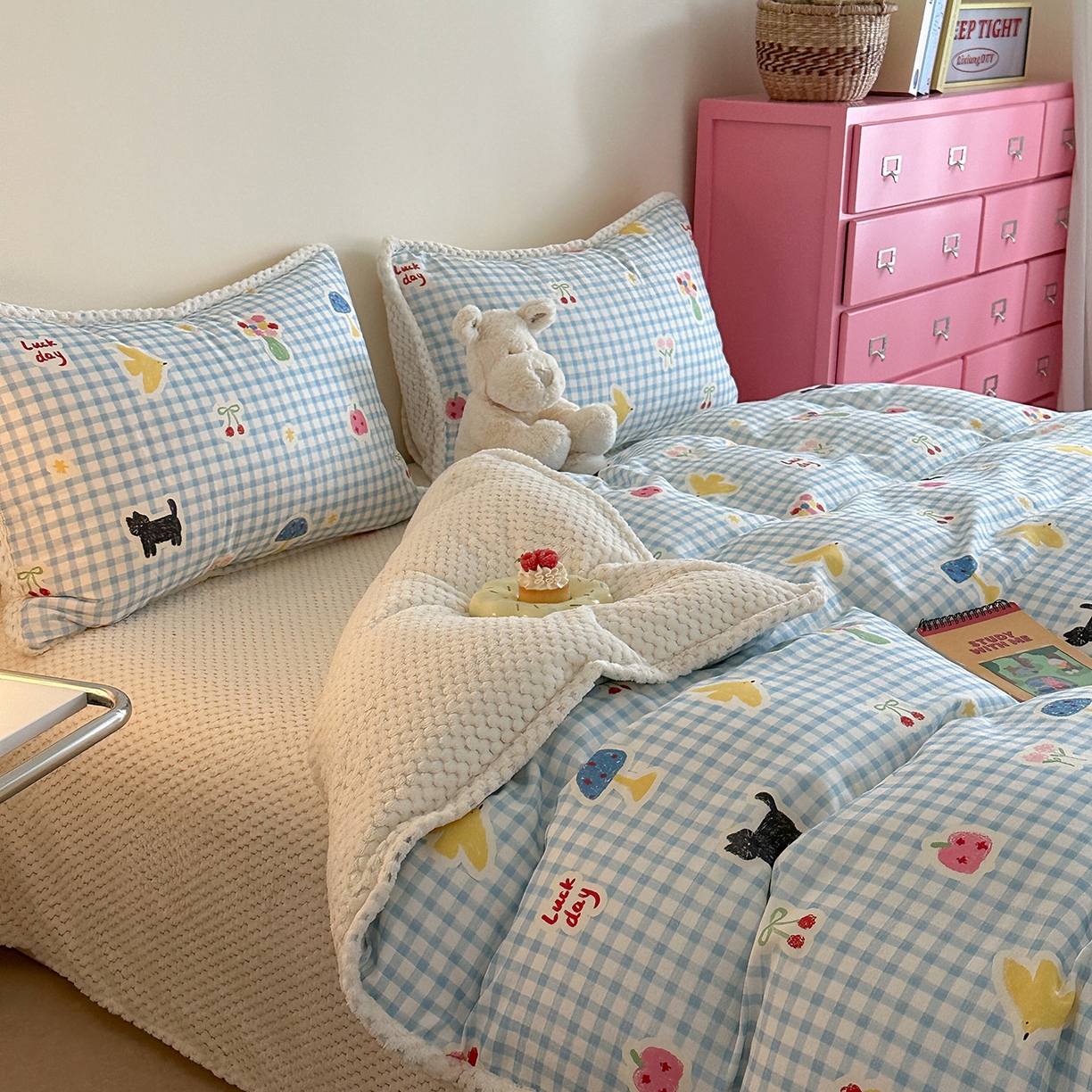 91家纺网 家纺一手货源 找家纺 柚子YOUTH 2025新款全棉双层纱华夫格提花暖绒四件套 兰格蜡笔画