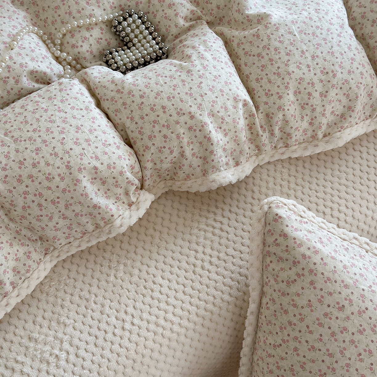 91家纺网 家纺一手货源 找家纺 柚子YOUTH 2025新款全棉双层纱华夫格提花暖绒四件套 馥郁花香