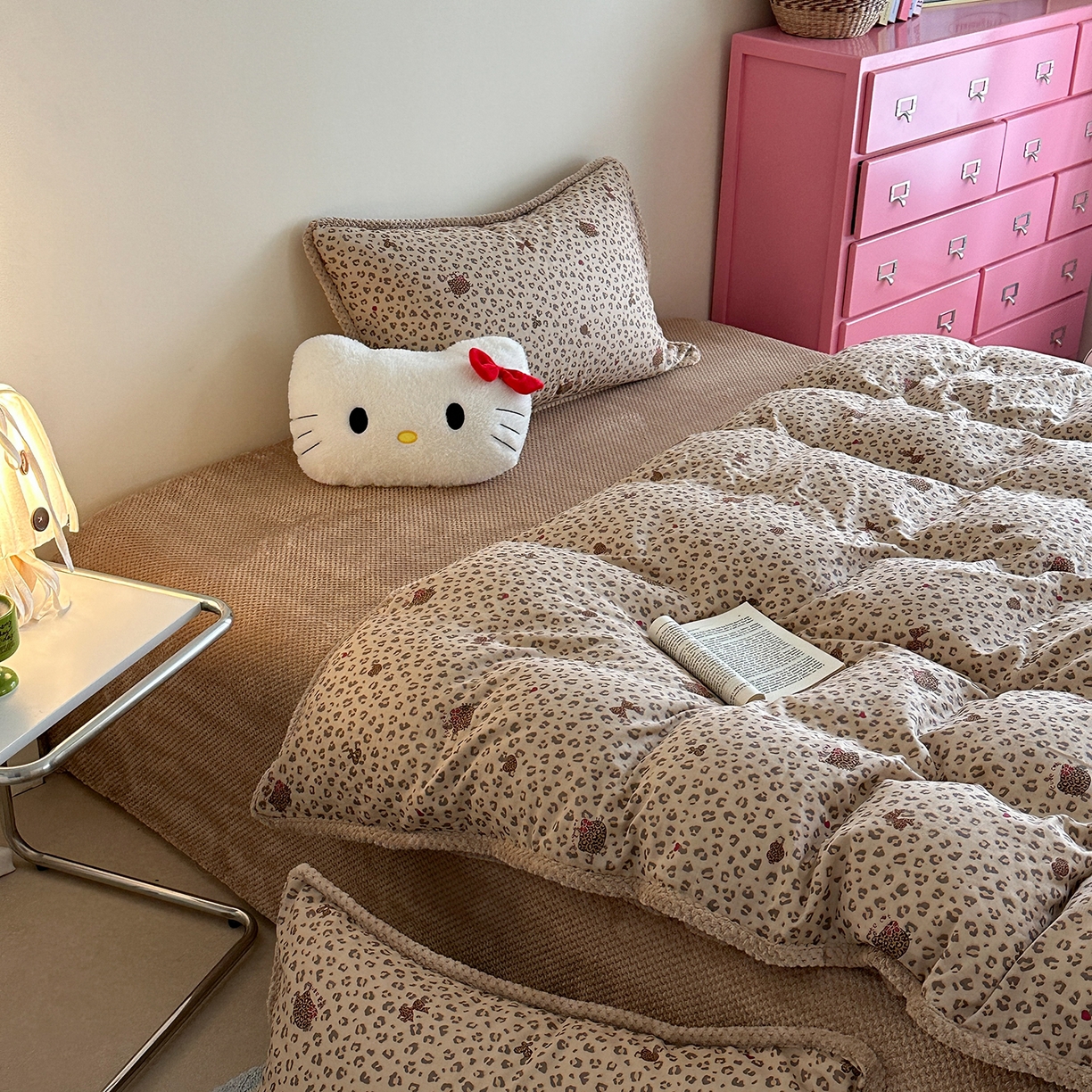 91家纺网 家纺一手货源 找家纺 柚子YOUTH 2025新款全棉双层纱华夫格提花暖绒四件套 咖豹纹