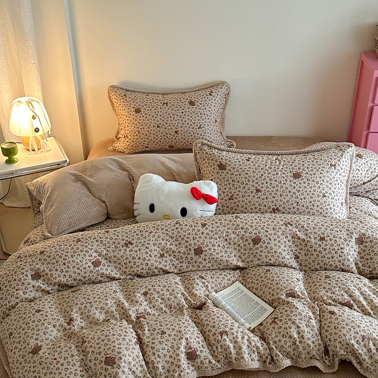 91家纺网 家纺一手货源 找家纺 柚子YOUTH 2025新款全棉双层纱华夫格提花暖绒四件套 咖豹纹