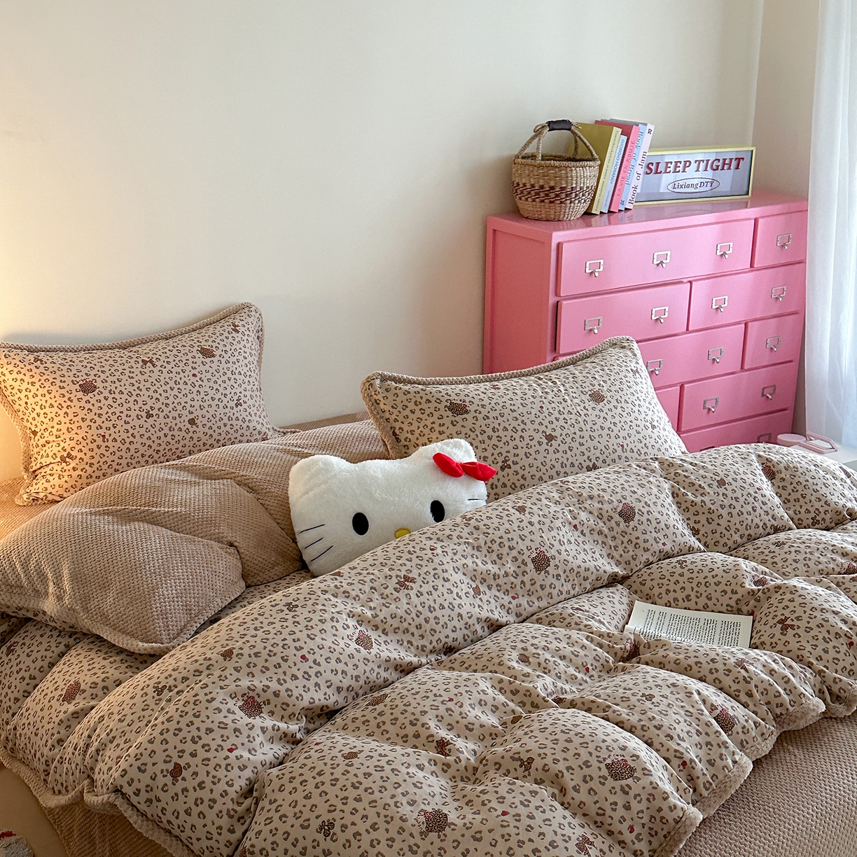 91家纺网 家纺一手货源 找家纺 柚子YOUTH 2025新款全棉双层纱华夫格提花暖绒四件套 咖豹纹