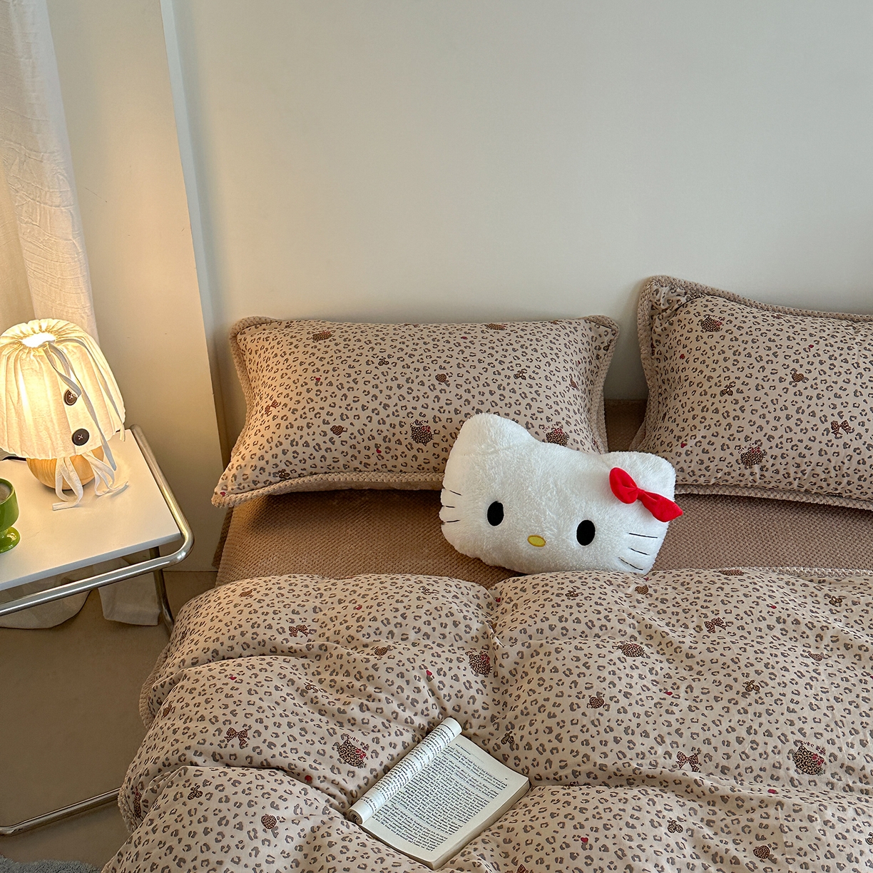 91家纺网 家纺一手货源 找家纺 柚子YOUTH 2025新款全棉双层纱华夫格提花暖绒四件套 咖豹纹