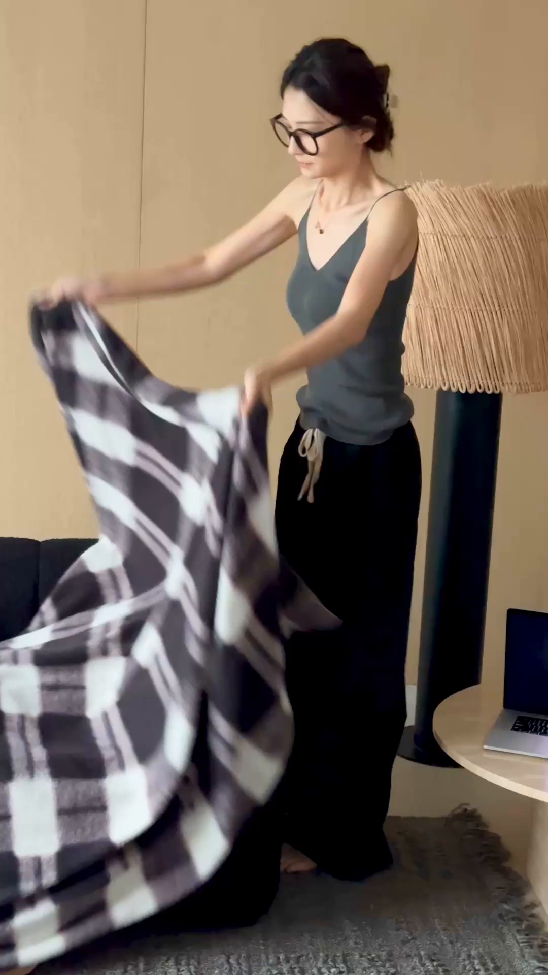 91家纺网 家纺一手货源 找家纺 三味舒屋 2025新款仿生羊毛绒被套毯 劳伦 被套毯