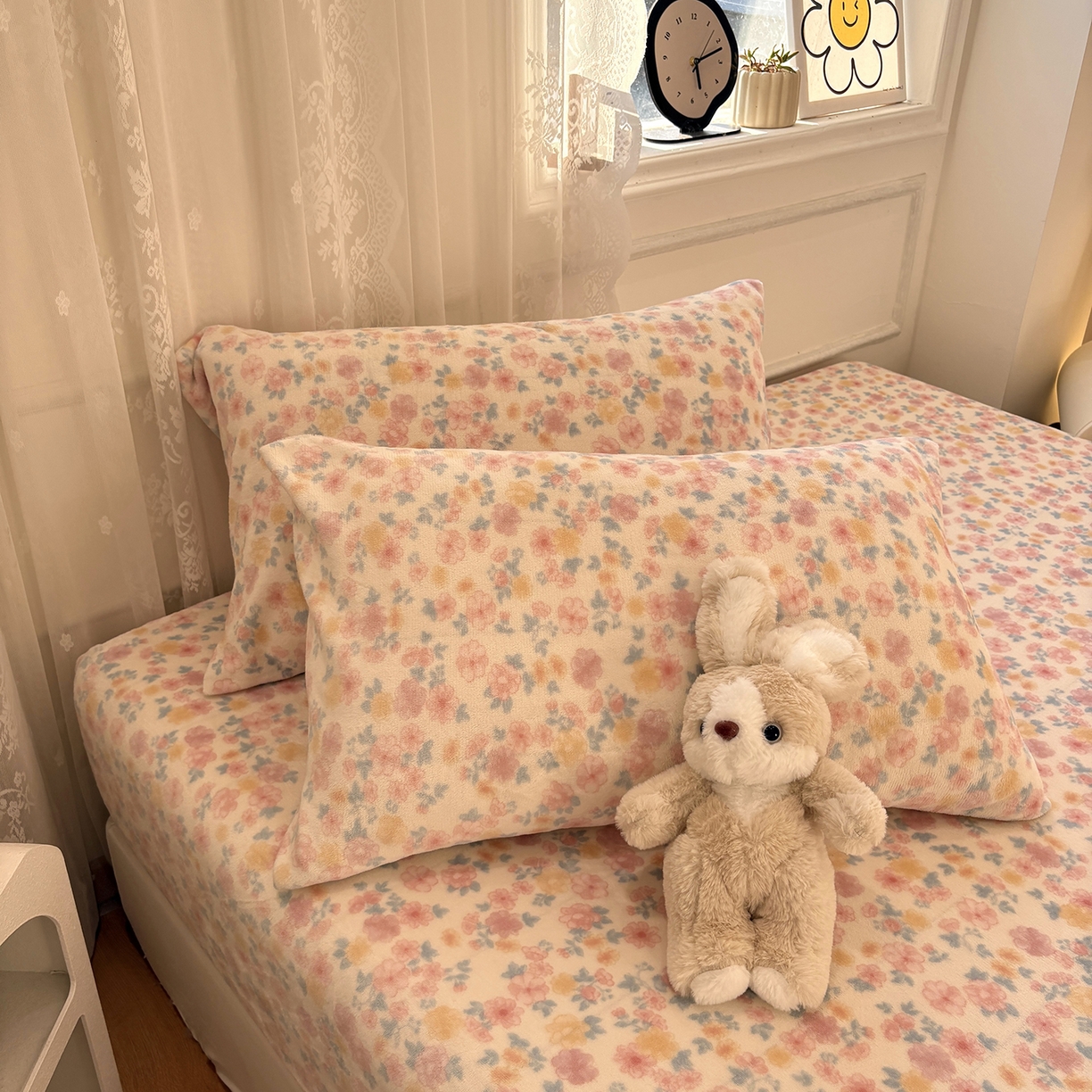 91家纺网 家纺一手货源 找家纺 居眠 2025新款单层印花牛奶绒床笠 单层绒-蔷薇玫瑰