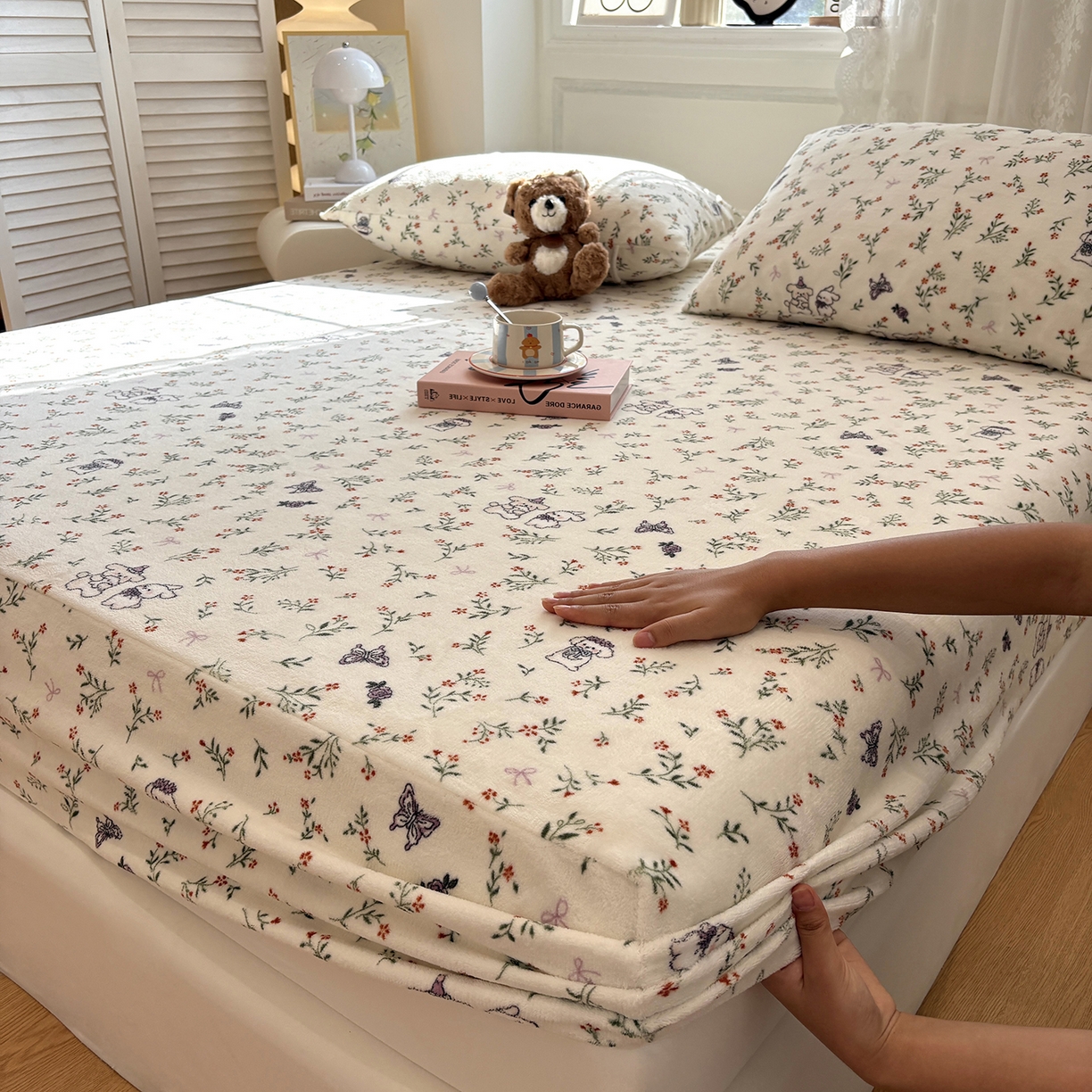 91家纺网 家纺一手货源 找家纺 居眠 2025新款单层印花牛奶绒床笠 单层绒-芋泥小兔