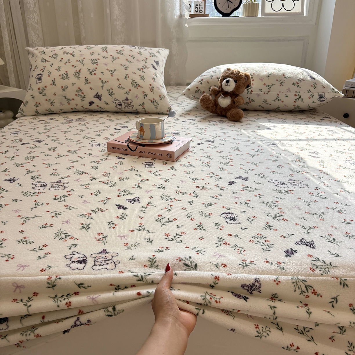 91家纺网 家纺一手货源 找家纺 居眠 2025新款单层印花牛奶绒床笠 单层绒-芋泥小兔