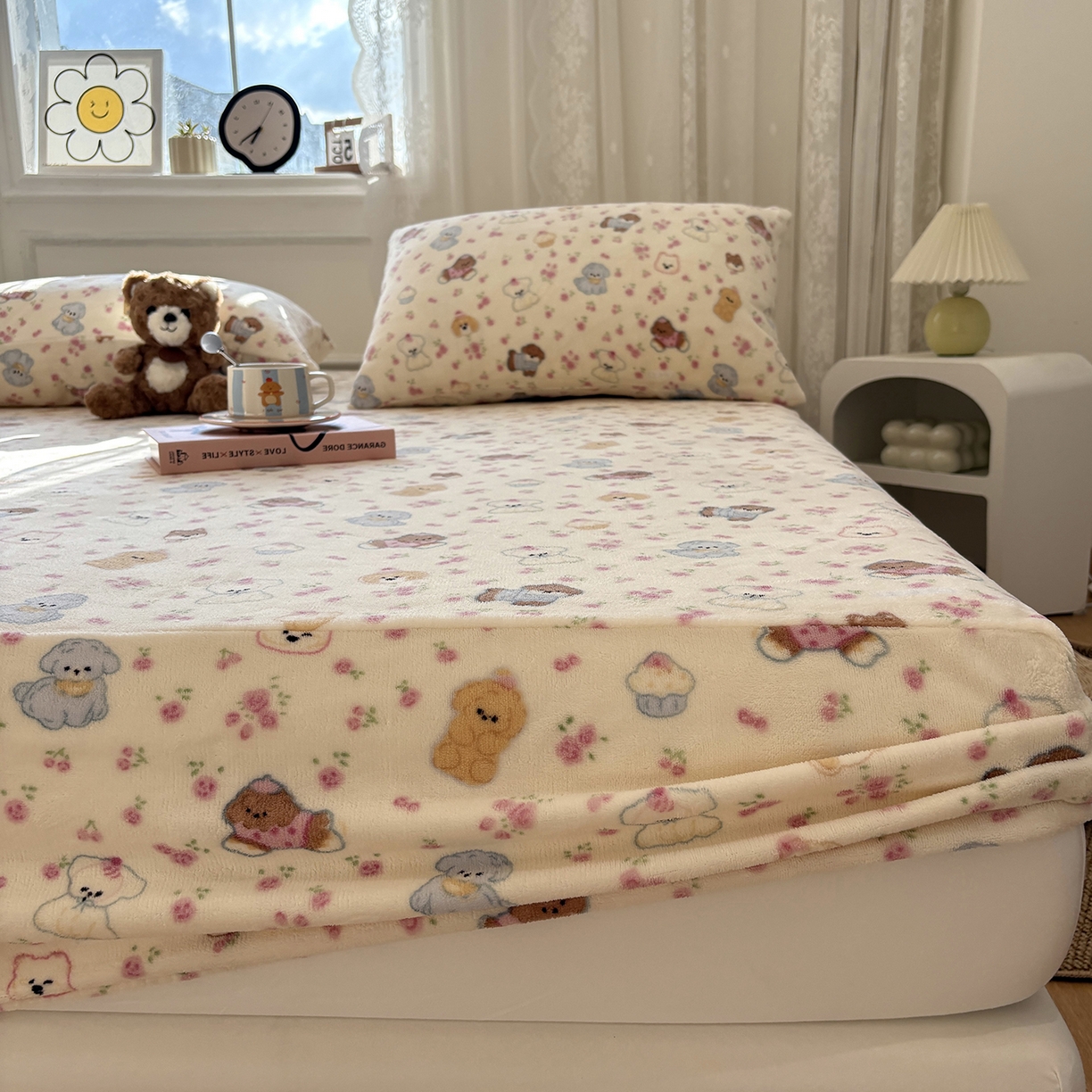 91家纺网 家纺一手货源 找家纺 居眠 2025新款单层印花牛奶绒床笠 单层绒-泡芙小狗