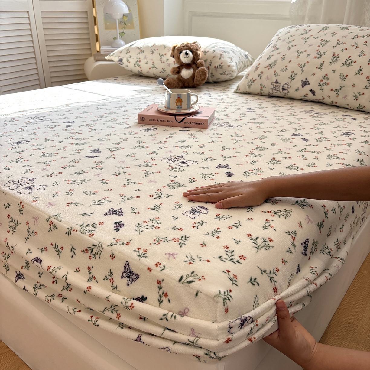 91家纺网 家纺一手货源 找家纺 居眠 2025新款单层印花牛奶绒床笠 单层绒-芋泥小兔