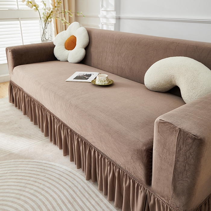 91家纺网 家纺一手货源 找家纺 丝绮鹿 2025新款灯芯绒系列沙发套-竖条-裙摆 浅咖