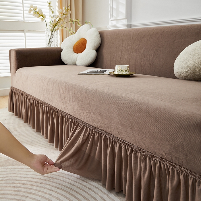 91家纺网 家纺一手货源 找家纺 丝绮鹿 2025新款灯芯绒系列沙发套-竖条-裙摆 浅咖