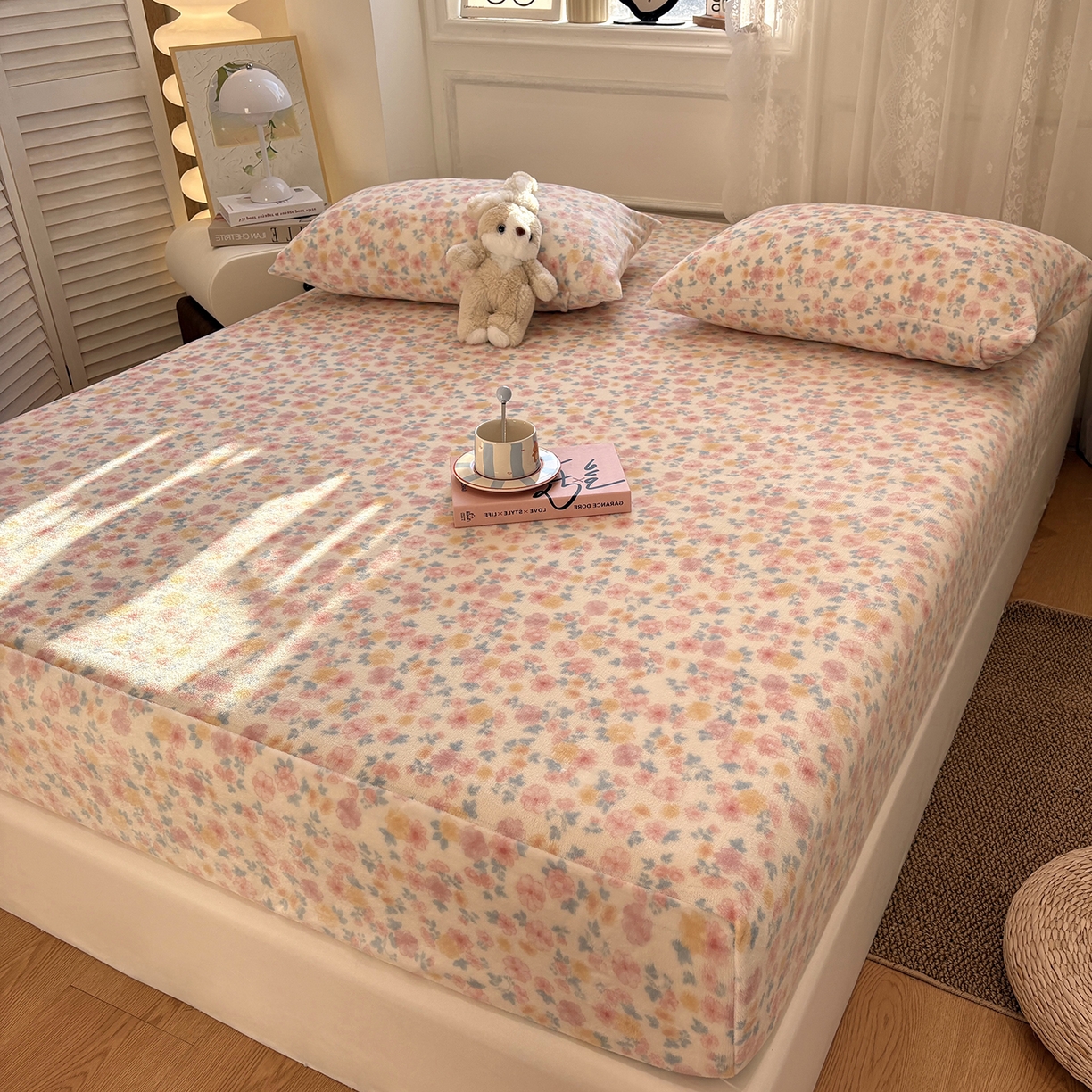 91家纺网 家纺一手货源 找家纺 居眠 2025新款单层印花牛奶绒床笠 单层绒-蔷薇玫瑰