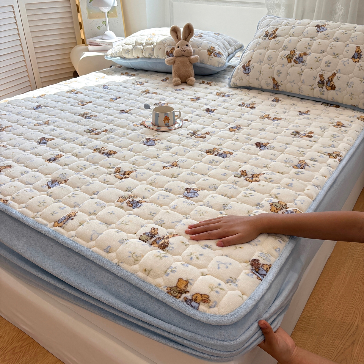 91家纺网 家纺一手货源 找家纺 （总）居眠 2025新款印花牛奶绒夹棉床笠