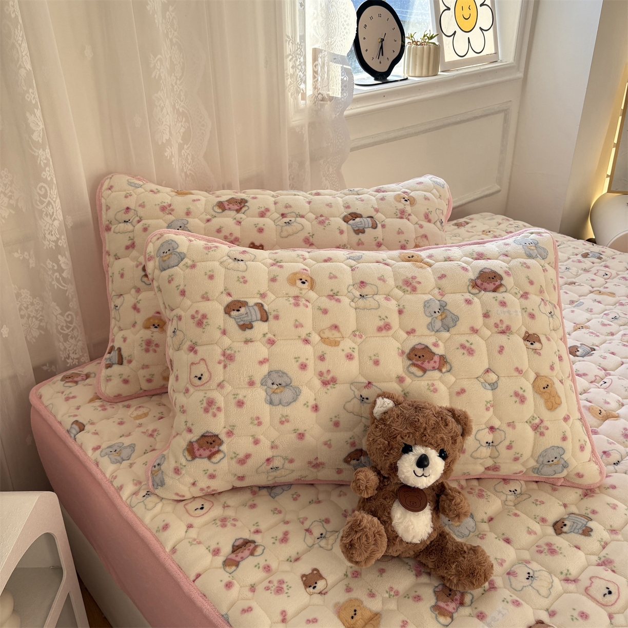 91家纺网 家纺一手货源 找家纺 居眠 2025新款印花牛奶绒夹棉床笠 牛奶绒夹棉款-泡芙小狗