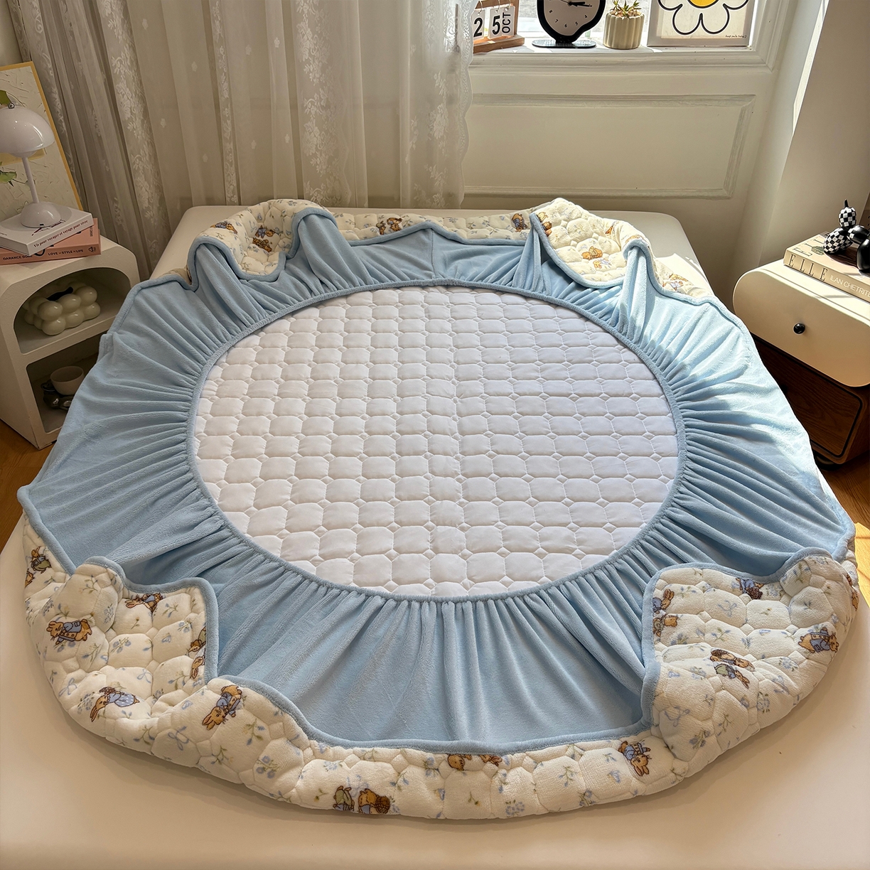 91家纺网 家纺一手货源 找家纺 居眠 2025新款印花牛奶绒夹棉床笠 牛奶绒夹棉款-春日来信