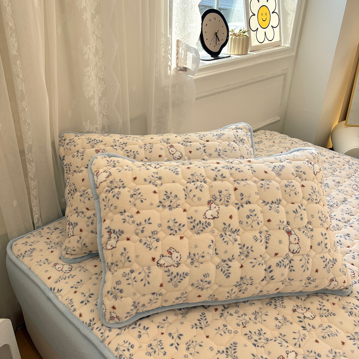 91家纺网 家纺一手货源 找家纺 居眠 2025新款印花牛奶绒夹棉床笠 牛奶绒夹棉款-森林舞会
