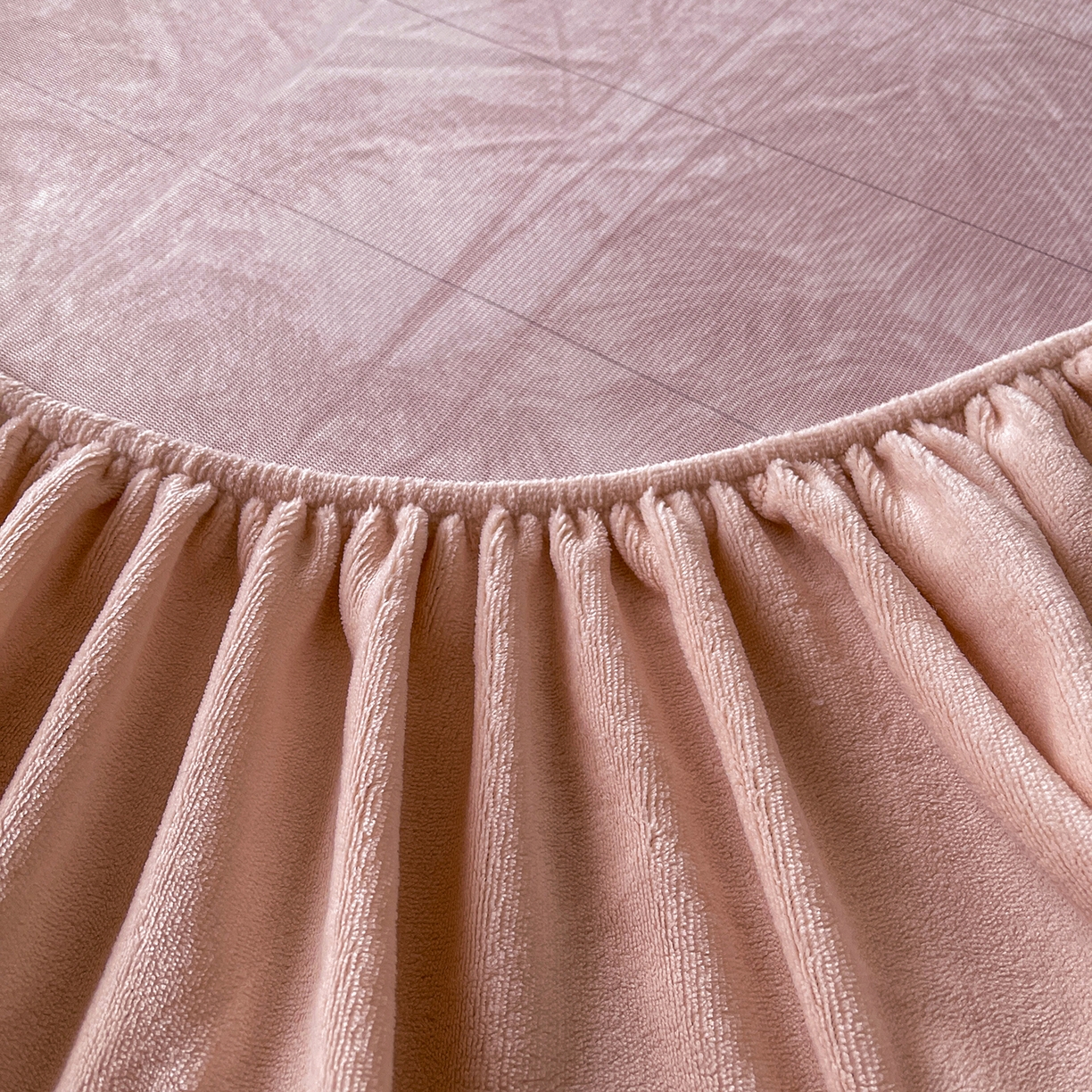 91家纺网 家纺一手货源 找家纺 （总）极简 2025新款雕花牛奶绒床笠-欧曼系列