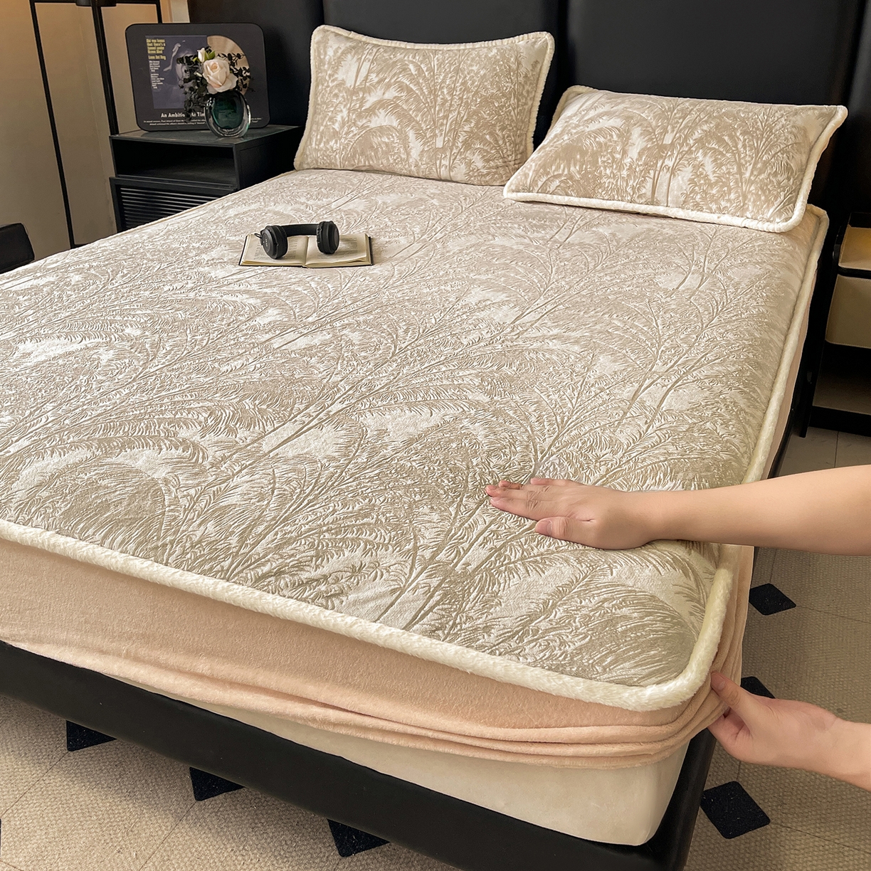 91家纺网 家纺一手货源 找家纺 （总）极简 2025新款雕花牛奶绒床笠-欧曼系列