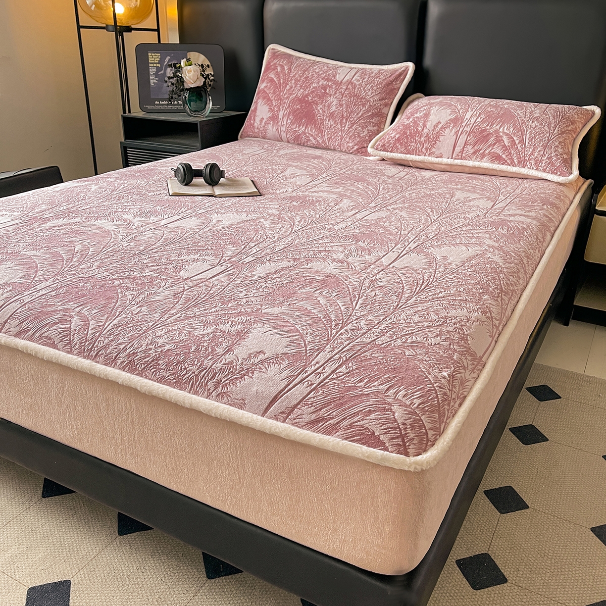 91家纺网 家纺一手货源 找家纺 （总）极简 2025新款雕花牛奶绒床笠-欧曼系列