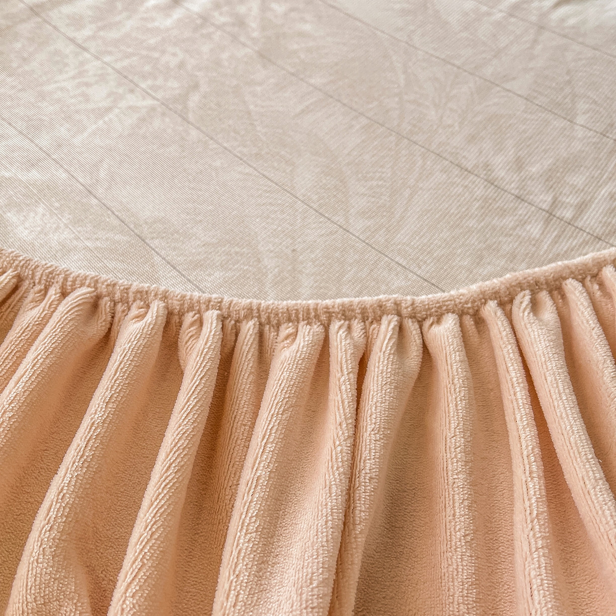 91家纺网 家纺一手货源 找家纺 极简 2025新款雕花牛奶绒床笠-欧曼系列 欧曼-浅咖