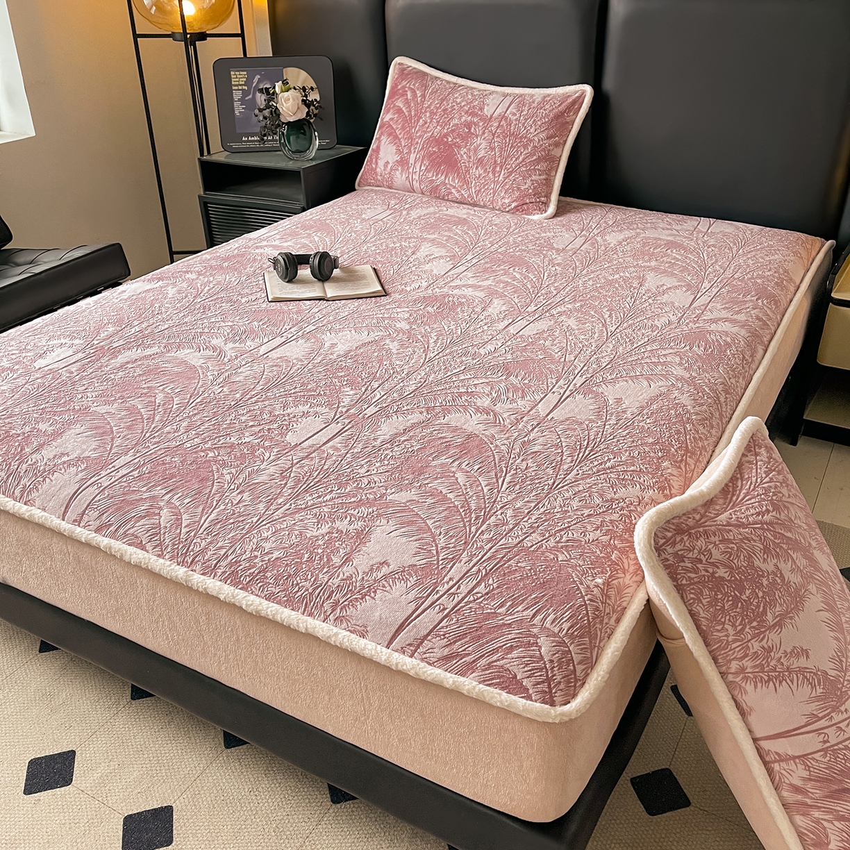 91家纺网 家纺一手货源 找家纺 （总）极简 2025新款雕花牛奶绒床笠-欧曼系列