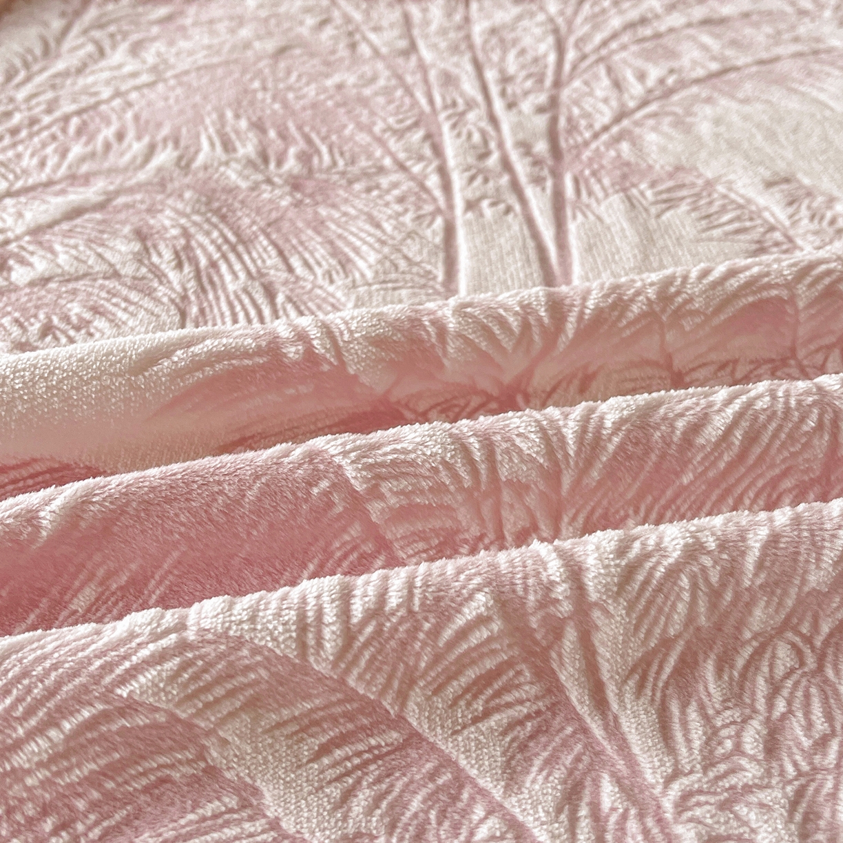 91家纺网 家纺一手货源 找家纺 极简 2025新款雕花牛奶绒床笠-欧曼系列 欧曼-藕粉