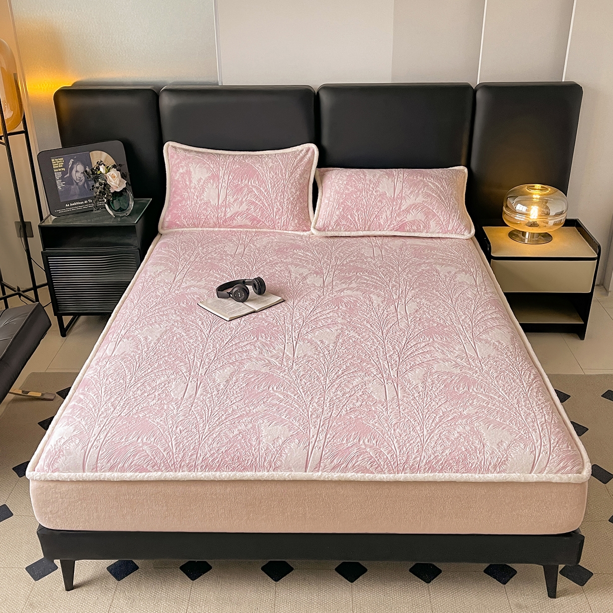 91家纺网 家纺一手货源 找家纺 极简 2025新款雕花牛奶绒床笠-欧曼系列 欧曼-藕粉